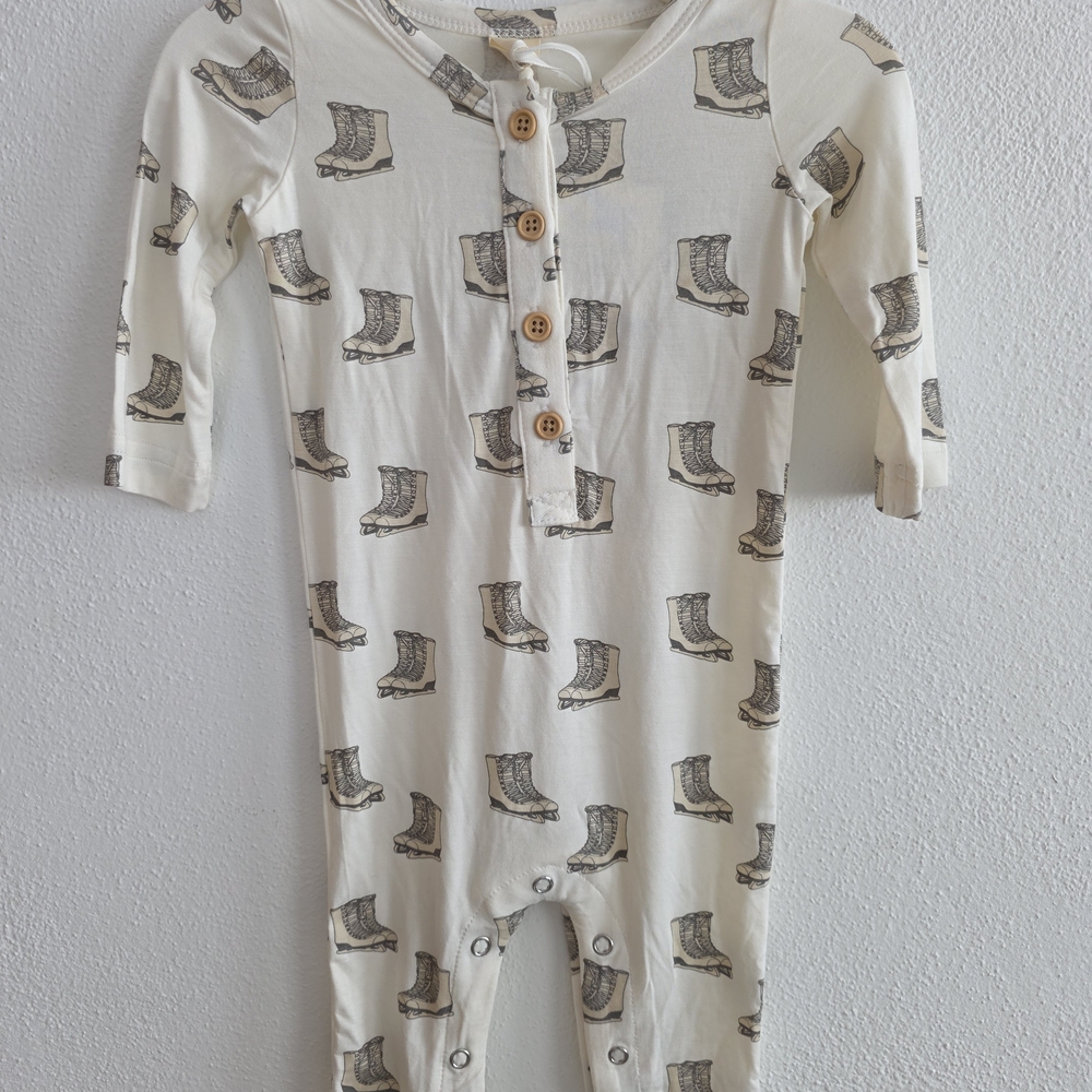 Kate Quinn Bamboo Long Sleeve Romper with Ice Skates Size 3-6M NWT